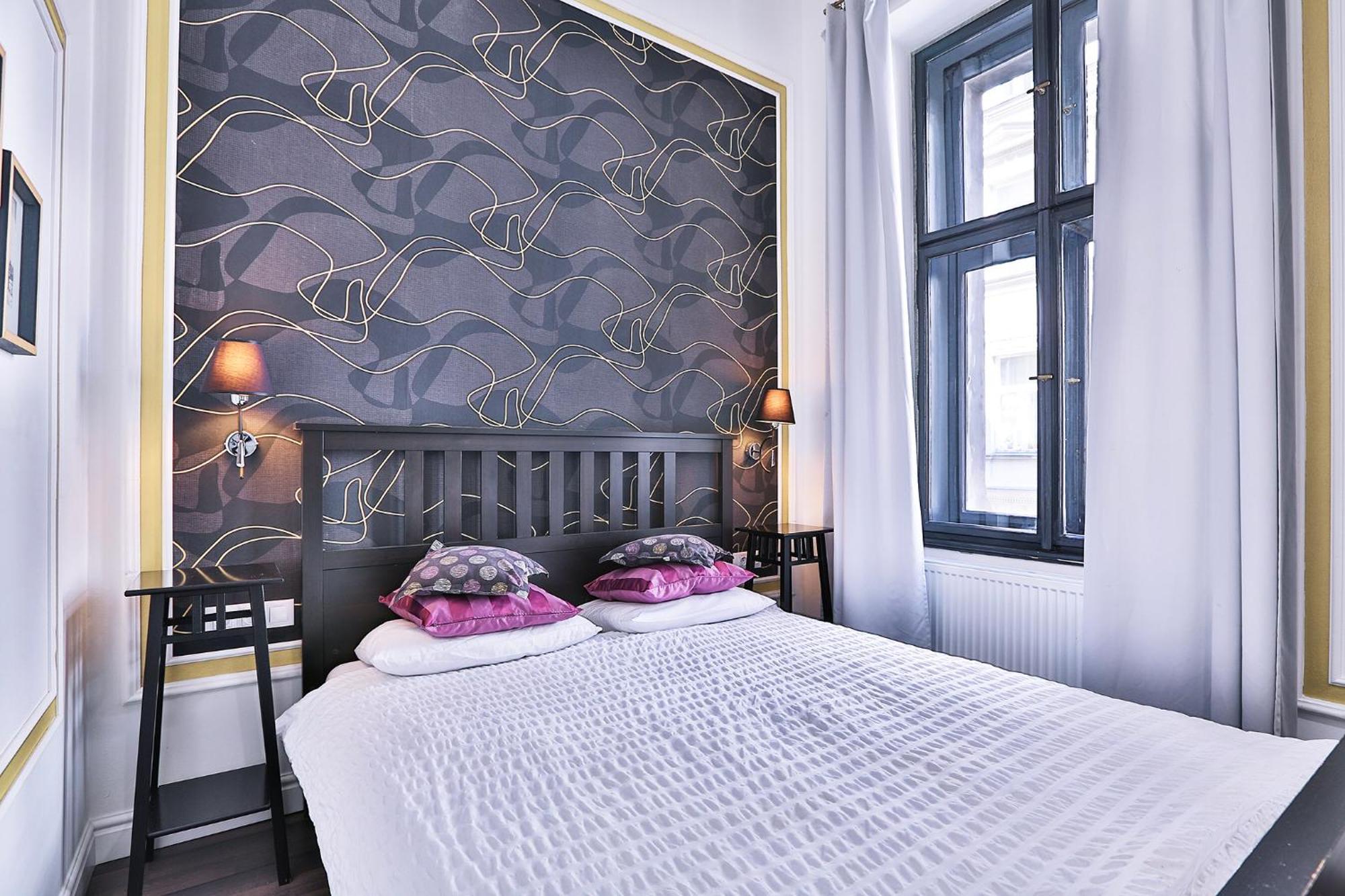 Апартаменти Two-bedroom Haven In The Old Town